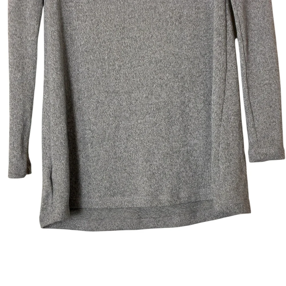 Eri + Ali | Like new gray off the shoulder long sleeve knit sweater